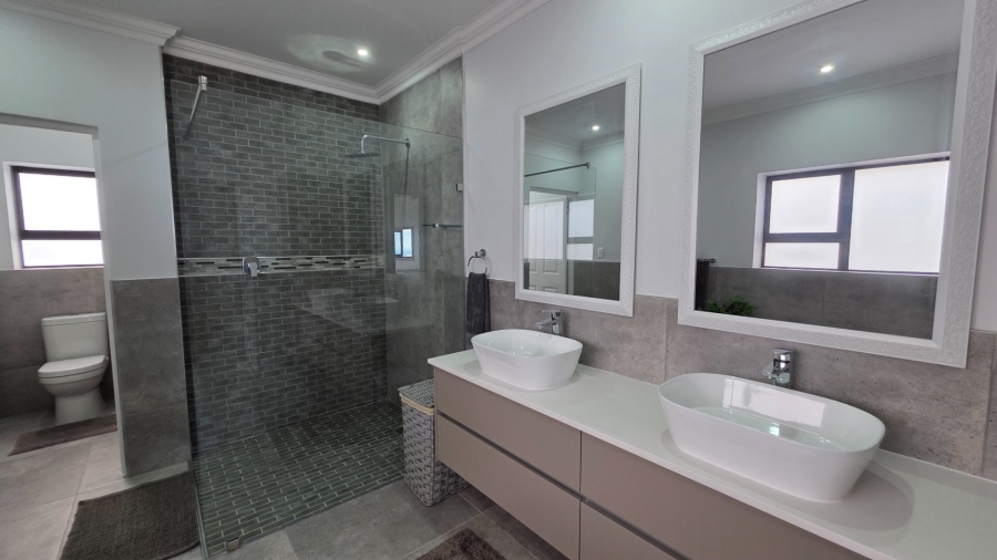 3 Bedroom Property for Sale in Dana Bay Western Cape
